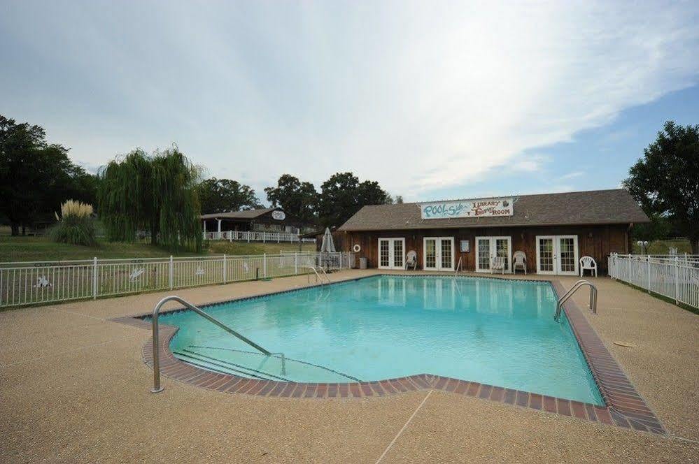 Lone Oak Ranch & Retreat Gainesville Exterior photo